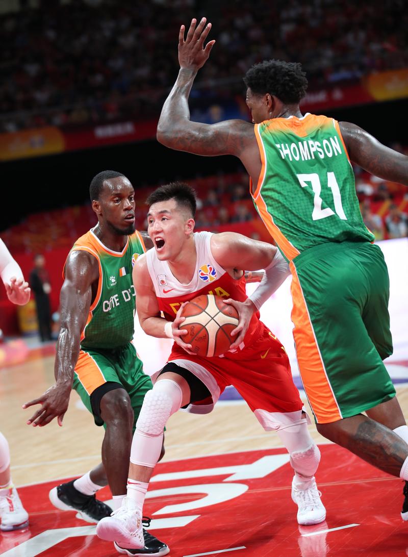 中国对科特迪瓦篮球队员